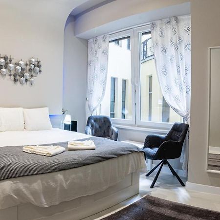 The Royals Downtown Apartment Budapest Exterior photo