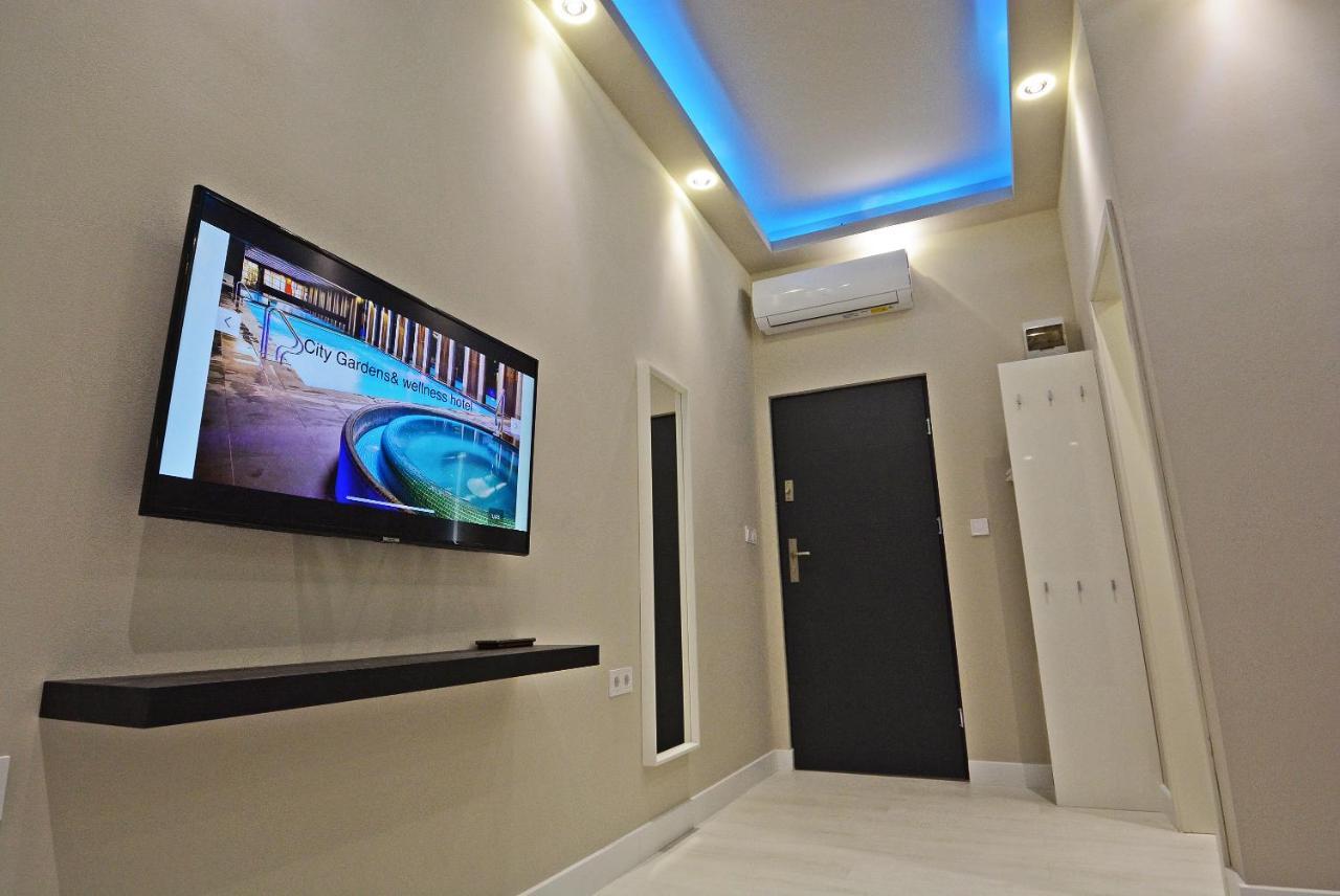 The Royals Downtown Apartment Budapest Exterior photo
