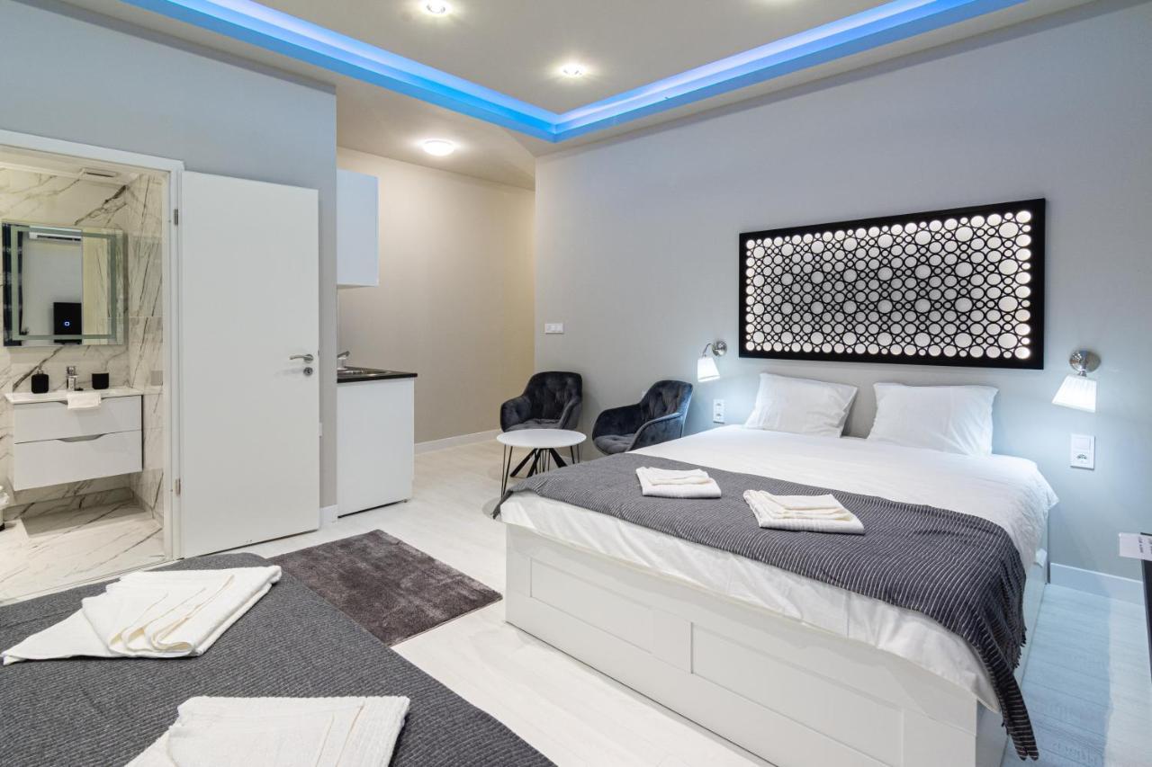 The Royals Downtown Apartment Budapest Exterior photo