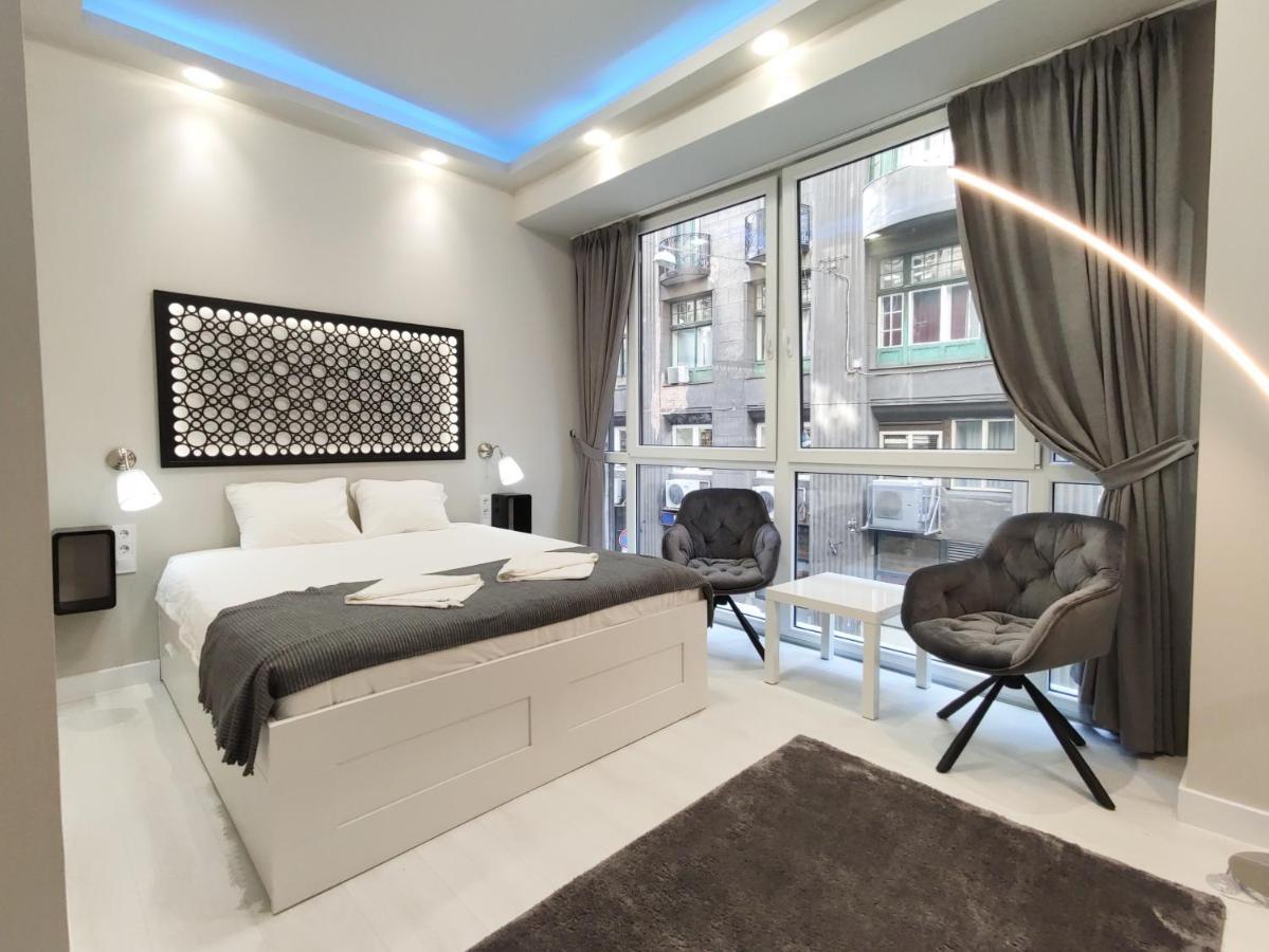 The Royals Downtown Apartment Budapest Exterior photo